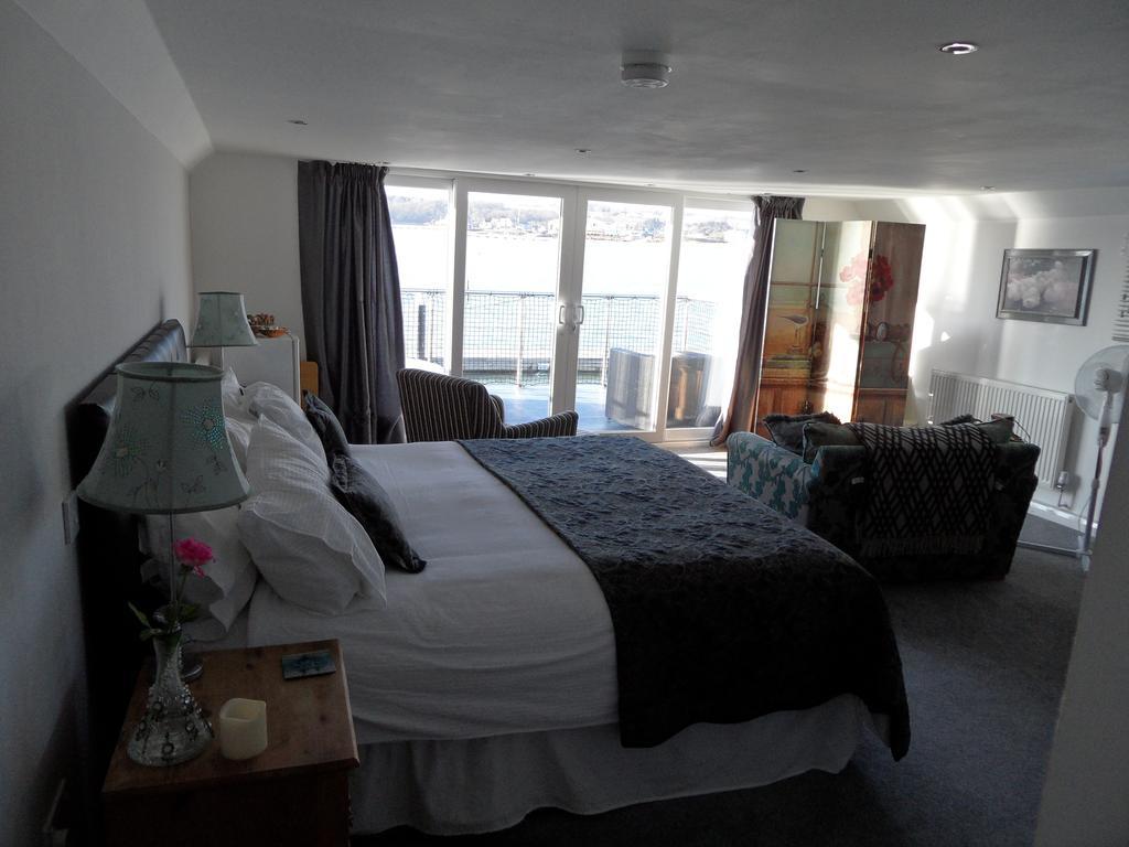 Bed and Breakfast Houseboat Harbourside View Newport  Exterior foto